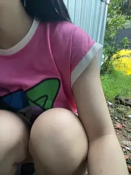 Snapshot of XndSeraphina chatting on 12-04-25, 09:51 XndSeraphina online show from 12-04-25, 09:51