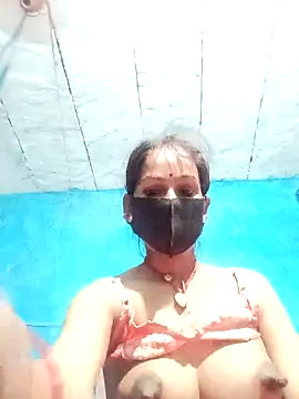 Snapshot of Nandani-758 chatting on 05-03-26, 10:16 Nandani-758 online show from 05-03-26, 10:16