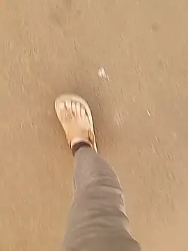 Meow buggie online show from 12-22-25, 01:57