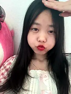 Snapshot of Kiee-lee chatting on 11-26-25, 02:12 Kiee-lee online show from 11-26-25, 02:12