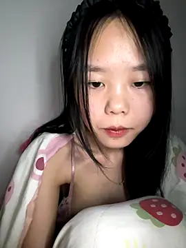 Snapshot of Kiee-lee chatting on 12-13-25, 07:53 Kiee-lee online show from 12-13-25, 07:53