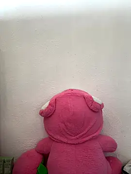 Snapshot of Kiee-lee chatting on 12-15-25, 07:23 Kiee-lee online show from 12-15-25, 07:23