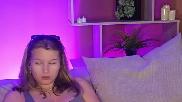 ImiMonroe online show from 06-13-26, 04:43
