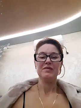 Snapshot of LanaOlbenst chatting on 12-14-25, 06:56 LanaOlbenst online show from 12-14-25, 06:56