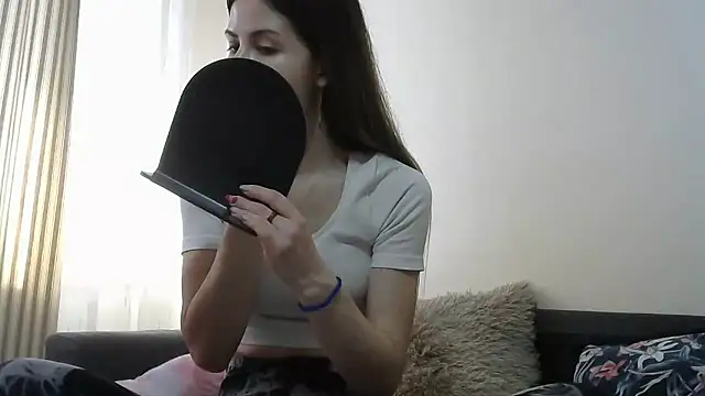 Erii18 online show from 01-17-26, 12:32