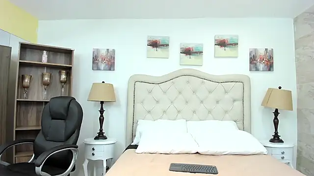 molly madisson  online show from 02-11-26, 12:32