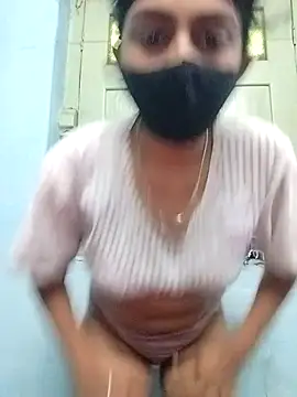 Miss tinaaa online show from 12-19-25, 10:33