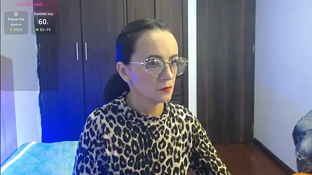 Snapshot of Juliana__lx chatting on 11-26-25, 01:23 Juliana lx online show from 11-26-25, 01:23