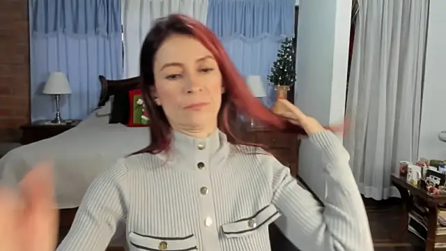 Snapshot of Charlotte-Willson chatting on 12-13-25, 10:59 Charlotte-Willson online show from 12-13-25, 10:59