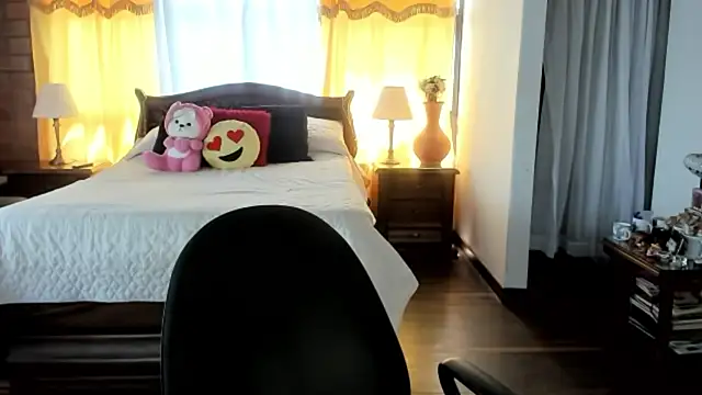 Charlotte-Willson online show from 03-01-26, 04:20