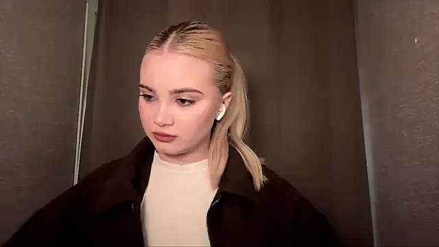 KarissaBoisse online show from 12-16-25, 01:05