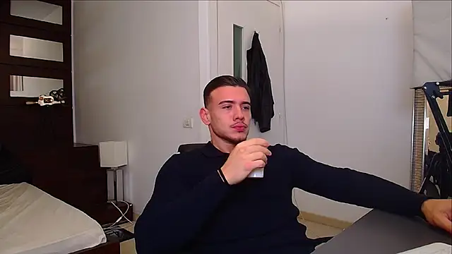 Snapshot of ElijahThorne chatting on 11-24-25, 05:29 ElijahThorne online show from 11-24-25, 05:29