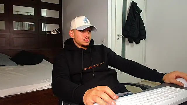 ElijahThorne online show from 02-09-26, 05:44