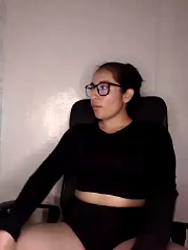 kira-stormm online show from 06-11-26, 12:32