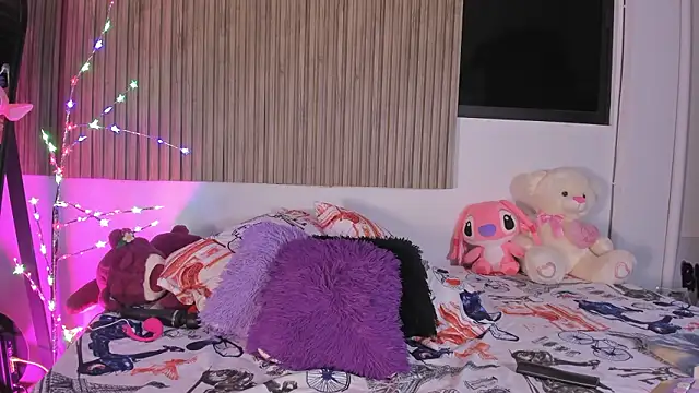 Hayley-Fox online show from 02-04-26, 01:11