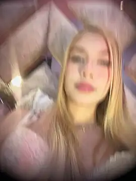 valeryfox   online show from 04-20-26, 12:46