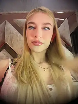 valeryfox   online show from 04-21-26, 01:29