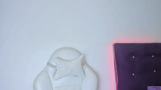 veronicaa squirt online show from 04-24-26, 04:26