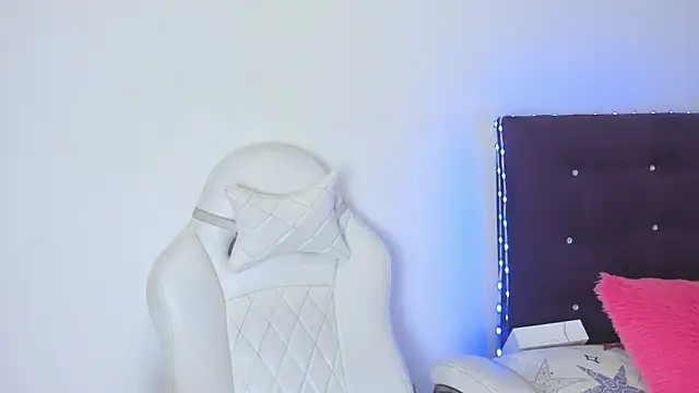 Snapshot of veronicaa_squirt chatting on 05-23-26, 03:23 veronicaa squirt online show from 05-23-26, 03:23