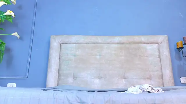 Snapshot of tony_megan chatting on 12-16-25, 01:27 tony megan online show from 12-16-25, 01:27