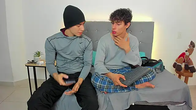 Snapshot of eren_jeager chatting on 11-27-25, 03:08 eren jeager online show from 11-27-25, 03:08