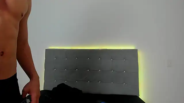 Snapshot of eren_jeager chatting on 11-30-25, 01:09 eren jeager online show from 11-30-25, 01:09