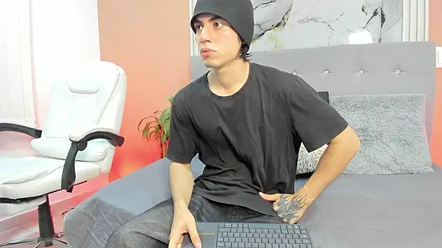 eren jeager online show from 03-11-26, 01:11