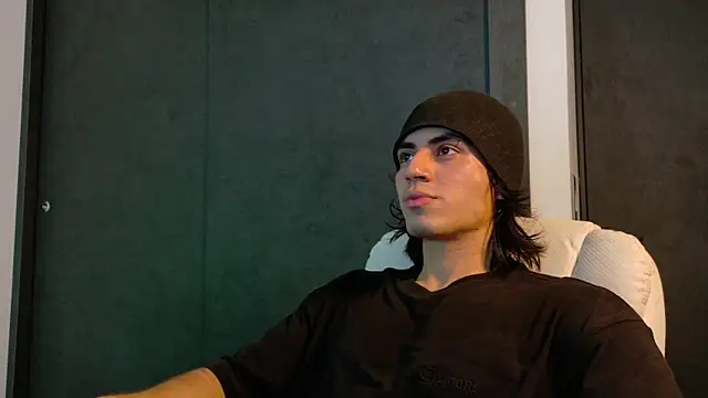 Snapshot of eren_jeager chatting on 07-25-26, 01:15 eren jeager online show from 07-25-26, 01:15