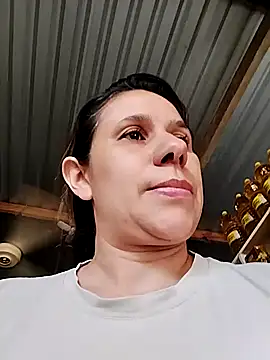 MIA-LARIOS online show from 04-08-26, 02:06