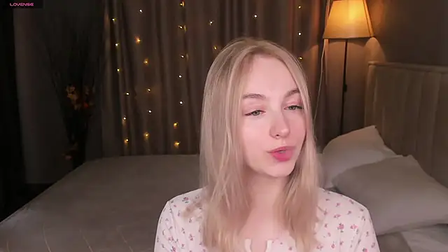 Shy Polly online show from 04-26-26, 12:08