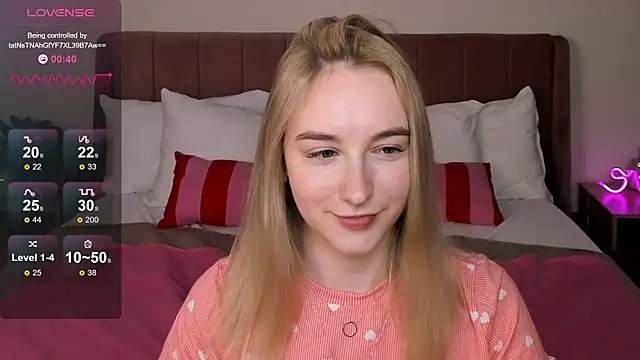 Snapshot of Shy_Polly chatting on 05-15-26, 11:45 Shy Polly online show from 05-15-26, 11:45