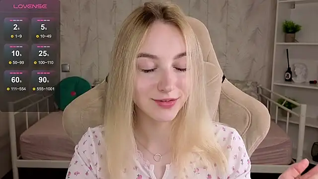 Snapshot of Shy_Polly chatting on 06-23-26, 12:08 Shy Polly online show from 06-23-26, 12:08