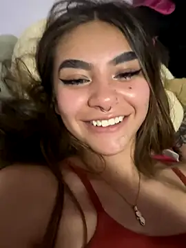 Yunaraa online show from 11-26-25, 03:29