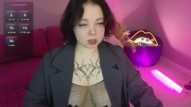 Snapshot of Vlada_vv chatting on 12-04-25, 01:48 Vlada vv online show from 12-04-25, 01:48