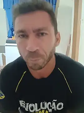 RobertoLuiz84 online show from 05-17-26, 02:20