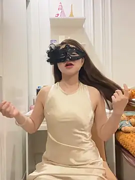 Queen-of-Love online show from 05-04-26, 02:57