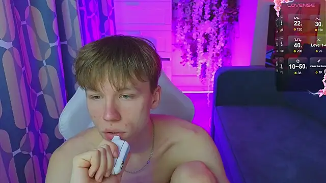 cuMte boy online show from 04-27-26, 01:14