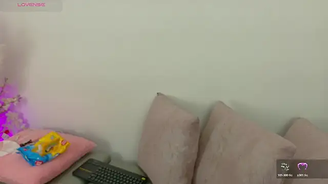 Snapshot of Ambar_Carter chatting on 12-01-25, 03:44 Ambar Carter online show from 12-01-25, 03:44