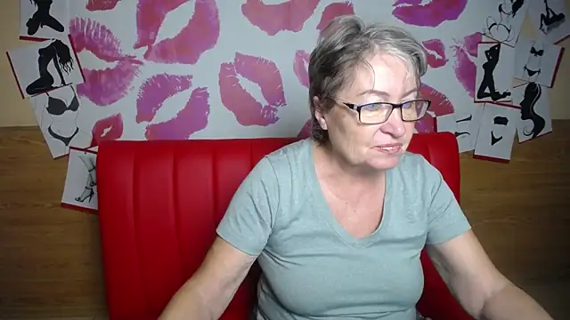 Snapshot of OlgaLuck chatting on 12-16-25, 09:47 OlgaLuck online show from 12-16-25, 09:47