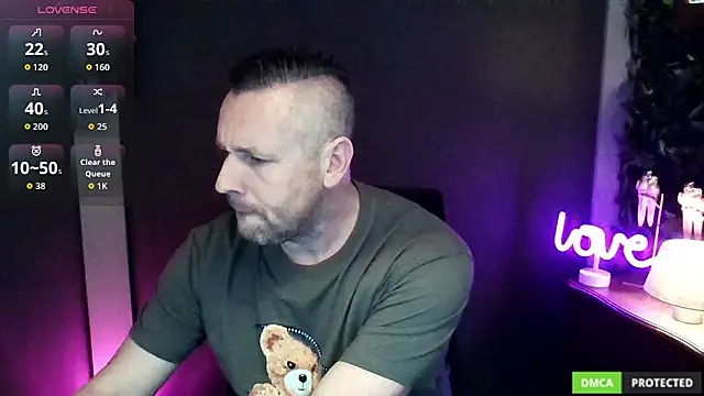 Snapshot of Hunter_Fl chatting on 11-27-25, 05:04 Hunter Fl online show from 11-27-25, 05:04