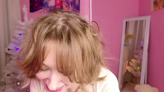 Snapshot of SweetKittyPlay chatting on 12-15-25, 01:48 SweetKittyPlay online show from 12-15-25, 01:48