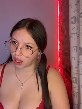 Snapshot of ValeryPalmer chatting on 12-15-25, 11:53 ValeryPalmer online show from 12-15-25, 11:53