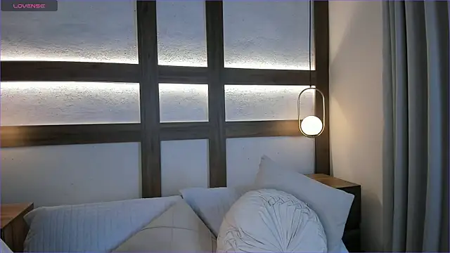 SarhaVega online show from 12-05-25, 02:03