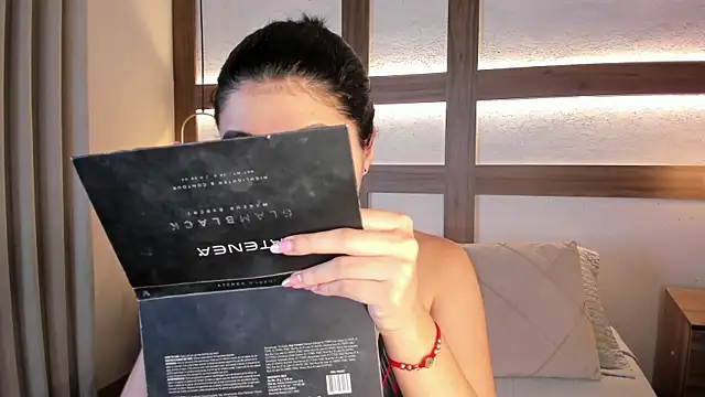 SarhaVega online show from 01-13-26, 01:27