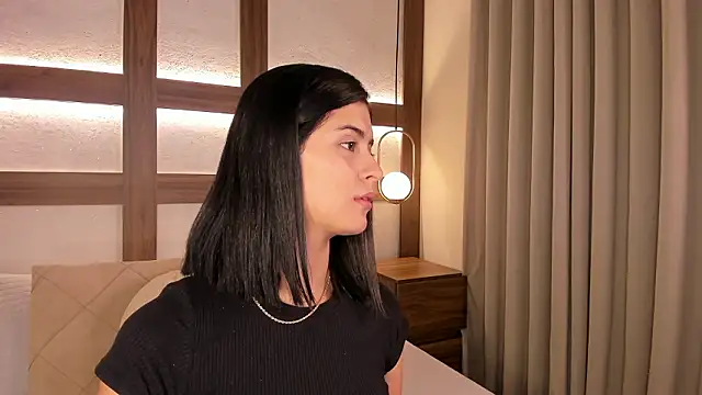 SarhaVega online show from 03-25-26, 01:06