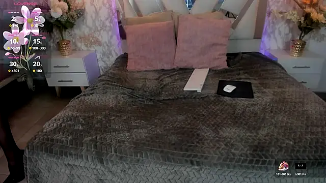 Snapshot of Mysterius_Woman chatting on 11-26-25, 01:23 Mysterius Woman online show from 11-26-25, 01:23