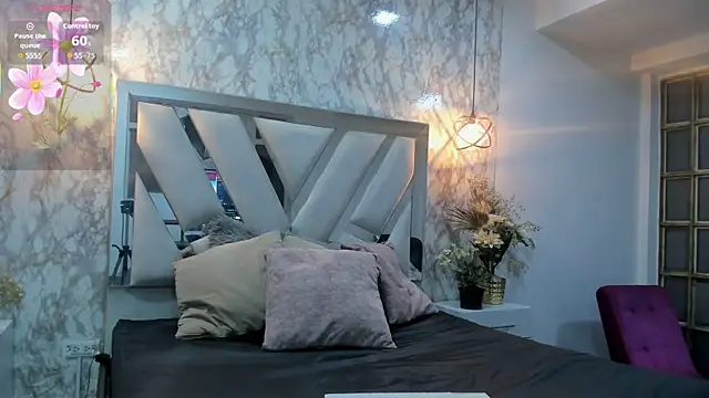 Snapshot of Mysterius_Woman chatting on 12-05-25, 12:58 Mysterius Woman online show from 12-05-25, 12:58