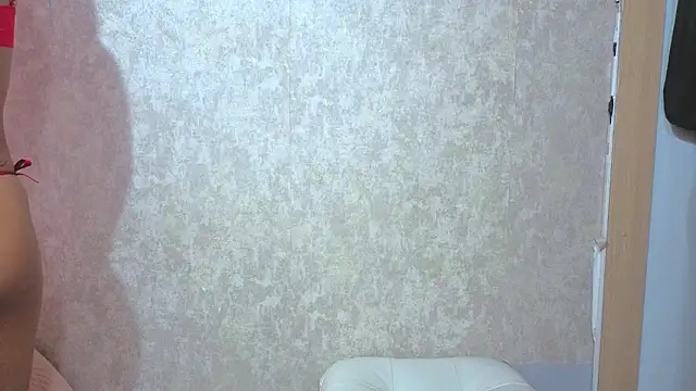 Snapshot of Malia_fox chatting on 05-14-26, 05:31 Malia fox online show from 05-14-26, 05:31