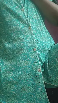 SameeraReddy19 online show from 04-06-26, 04:57