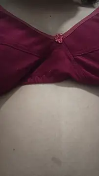 SameeraReddy19 online show from 04-13-26, 09:48